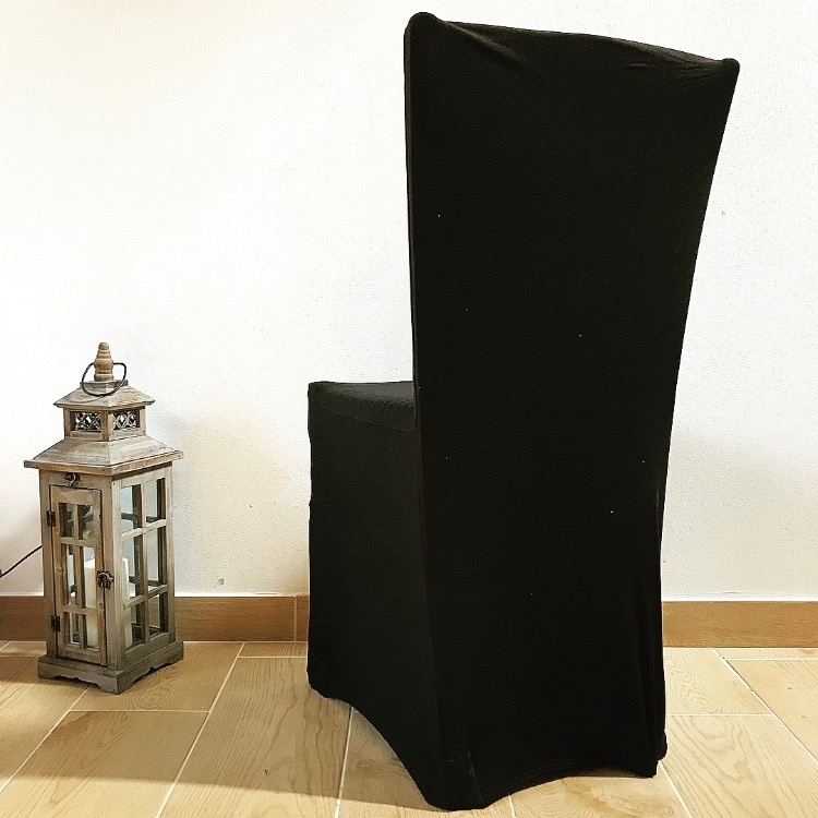 Housse de chaise noire en lycra extensible  L'Atelier d'Hiris